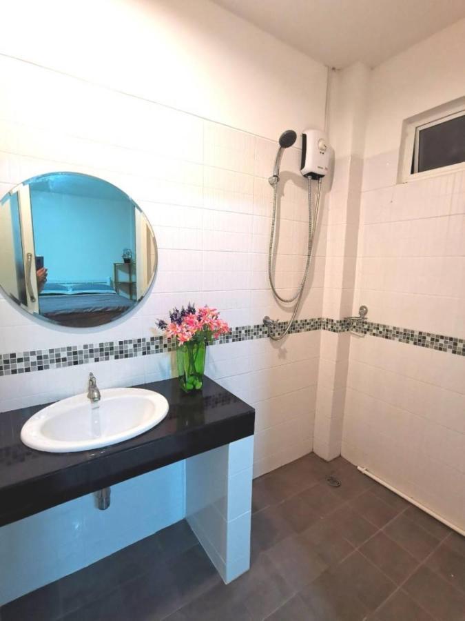 Pon House Otel Chalong Dış mekan fotoğraf